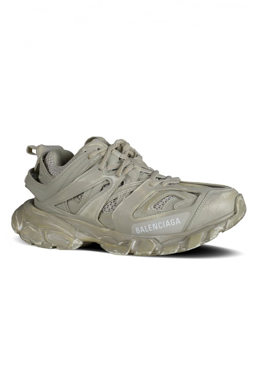 Track Faded Balenciaga sneakers, color beige.Efecto de desvanecimiento. Malla y nylon.Talla inscrita en la puntera.Inscripción de pista en relieve en el talón.Logotipo de Balenciaga impreso en el exterior en color blanco.Cierre con doble cordón en color beige. Suela dinámica con refuerzo en la parte trasera.