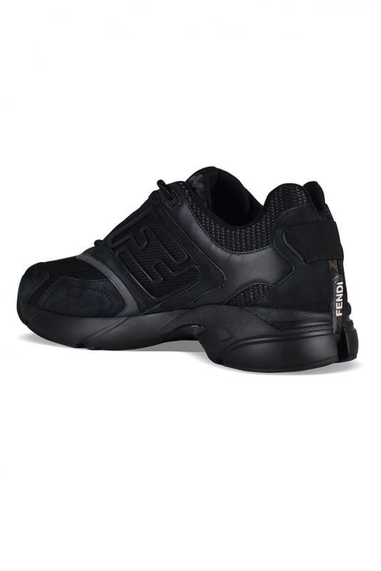 Zapatillas Fendi Faster en nobuk negro.Detalles en piel.Tejido técnico tono sobre tono.Motivo FF en relieve en los laterales.Suela ondulada con FF en la puntera.Detalles de tejido FF gris y negro en la lengüeta.Made in Italy.