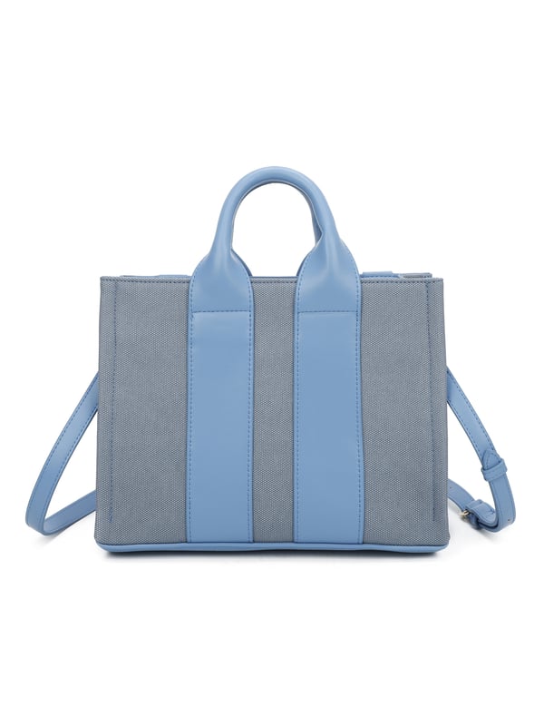Damen-Umhängetasche mit Reißverschluss. zwei Reißverschluss- und zwei offene Innentaschen. fehlende Außentaschen. verstellbarer und abnehmbarer Schultergurt aus Leder. im Ledergriff. ein Innenfach.  Außenmaterial: Innenmaterial: 100 % Polyester. Maße: 28x21x13 cm. Modeprodukt