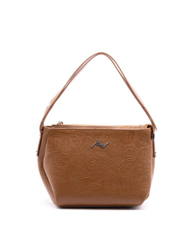 Bolso bandolera para mujer. El cierre es con cremallera. Los bolsillos internos son dos con cremallera y dos abiertos. Los bolsillos externos están ausentes. La bandolera es ajustable en piel. Falta el mango. Hay un compartimento interno. El material exterior es 100% Piel Auténtica. Internamente es 100% Poliéster. Medidas: 23x20x17 cm. Producto de moda