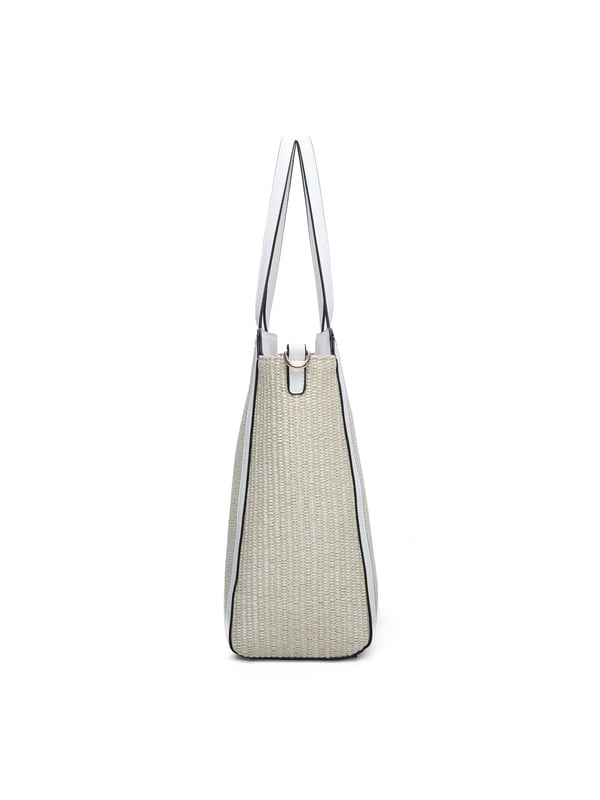 Damesschoudertas met ritssluiting. twee rits- en twee open binnenzakken. afwezige externe zakken. verstelbare en afneembare lederen schouderband. met leren handvat. een binnencompartiment.  extern materiaal. 100% polyester binnenkant. Afmetingen: 35x31x10 cm. Modeproduct