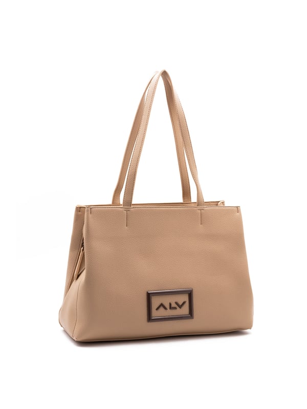 Bolso bandolera para mujer. El cierre es con cremallera. Los bolsillos internos son dos con cremallera y dos abiertos. Los bolsillos externos están ausentes. Falta la correa para el hombro. El asa es extraíble en piel. Hay un compartimento interno. El material externo es 100%PU. Internamente es 100% Poliéster. Medidas: 38x27x13 cm. Producto de moda
