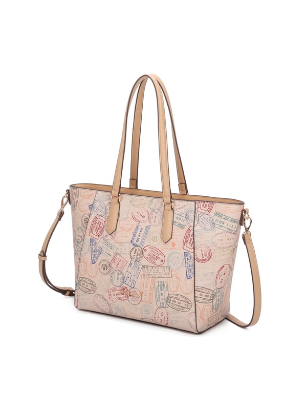 Bolso bandolera para mujer. El cierre es con cremallera. Los bolsillos internos son dos con cremallera y dos abiertos. Los bolsillos externos están ausentes. La bandolera es ajustable en piel. El mango es de cuero. Hay un compartimento interno. El material externo es 100%PU. Internamente es 100% Poliéster. Medidas: 44x16x28 cm. Producto de moda
