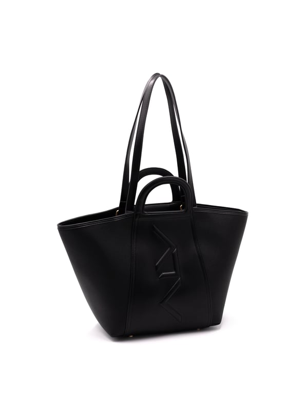 Bolso bandolera para mujer. El cierre es con cremallera. Los bolsillos internos son dos con cremallera y dos abiertos. Los bolsillos externos están ausentes. La bandolera es extraíble en cadena. El mango es de cuero. Hay un compartimento interno. El material externo es 100%PU. Internamente es 100% Poliéster. Medidas: 26x28x14 cm. Producto de moda
