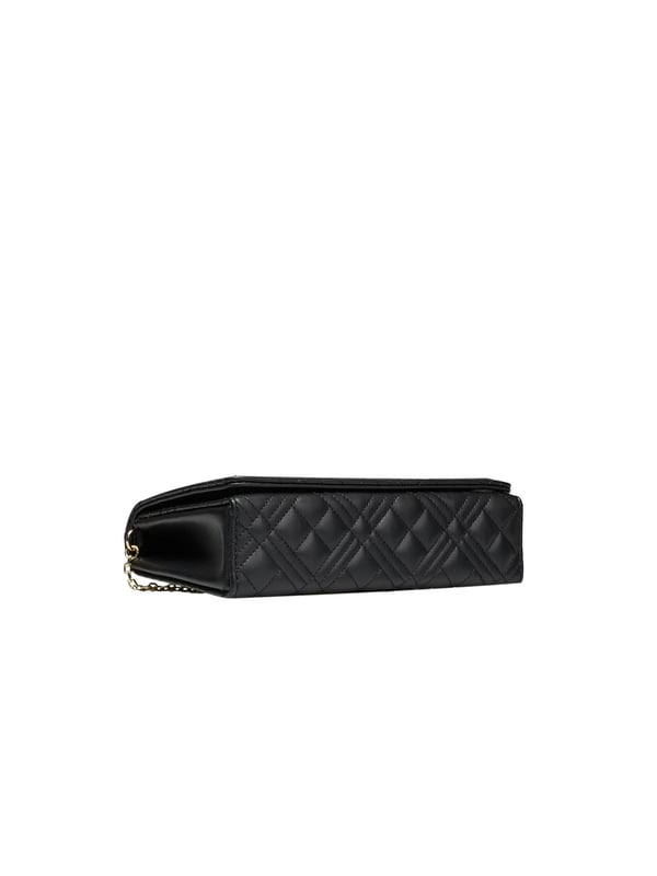 Tasche mit Kette. Verschluss mit Klappe und Magnetknopf. Logo vorne. 24*7*16 cm.