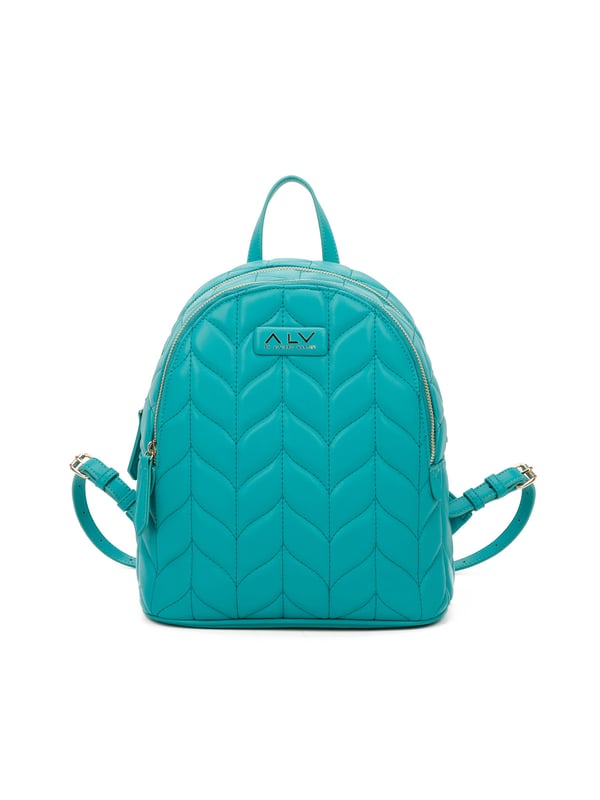 Damenrucksack mit Reißverschluss. zwei Reißverschluss- und zwei offene Innentaschen. eine Vorderseite mit Außentaschen mit Reißverschluss. verstellbarer und abnehmbarer Schultergurt aus Leder. im Ledergriff. ein Innenfach.  Außenmaterial: Innenmaterial: 100 % Polyester. Maße: 26x29x14 cm. Modeprodukt