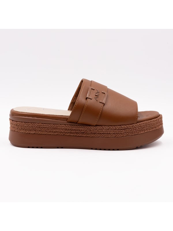 Damensandalen mit Riemenverschluss. fehlende Innentaschen. fehlende Außentaschen. fehlender Schultergurt. fehlender Griff. fehlende Innenfächer.  Außenmaterial: Innenmaterial: 100 % Polyester. Maße: 40 cm. Modeprodukt