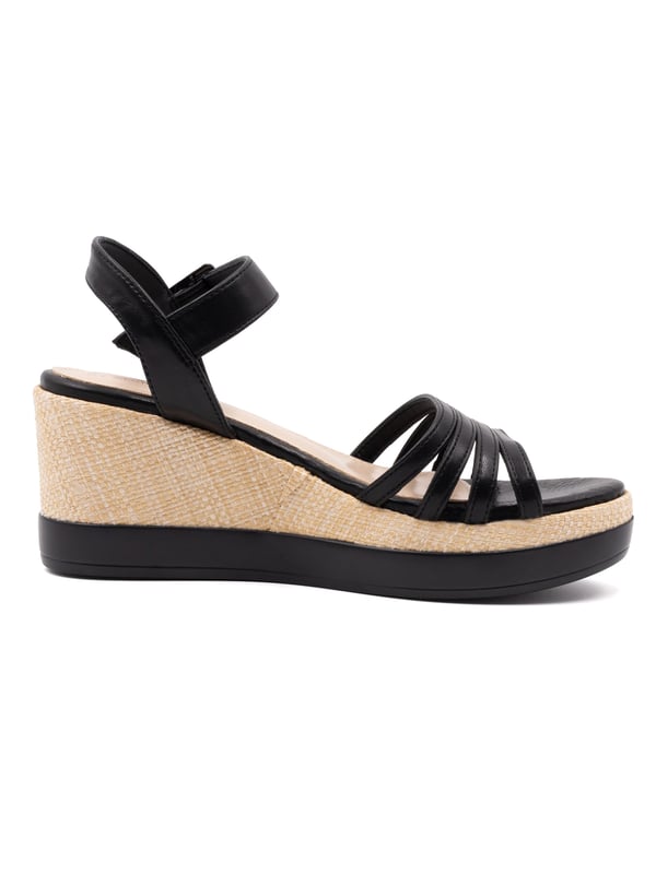 Damensandalen mit Riemenverschluss. fehlende Innentaschen. fehlende Außentaschen. fehlender Schultergurt. fehlender Griff. fehlende Innenfächer.  Außenmaterial: Innenmaterial: 100 % Polyester. Maße: 41 cm. Modeprodukt