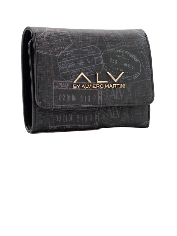 Damenbrieftasche mit Schnappverschluss. zwei Reißverschluss- und zwei offene Innentaschen. fehlende Außentaschen. fehlender Schultergurt. fehlender Griff. fehlende Innenfächer.  Außenmaterial: Innenmaterial: 100 % Polyester. Maße: 15x2x11 cm. Modeprodukt
