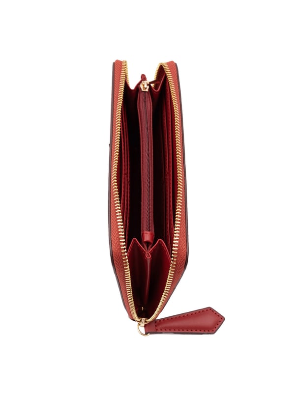 Cartera de mujer. El cierre es con cremallera. Los bolsillos internos son dos con cremallera y dos abiertos. Los bolsillos externos están ausentes. Falta la correa para el hombro. Falta el mango. Los compartimentos internos están ausentes. El material externo es 100%PU. Internamente es 100% Poliéster. Medidas: 19x2x10 cm. Producto de moda