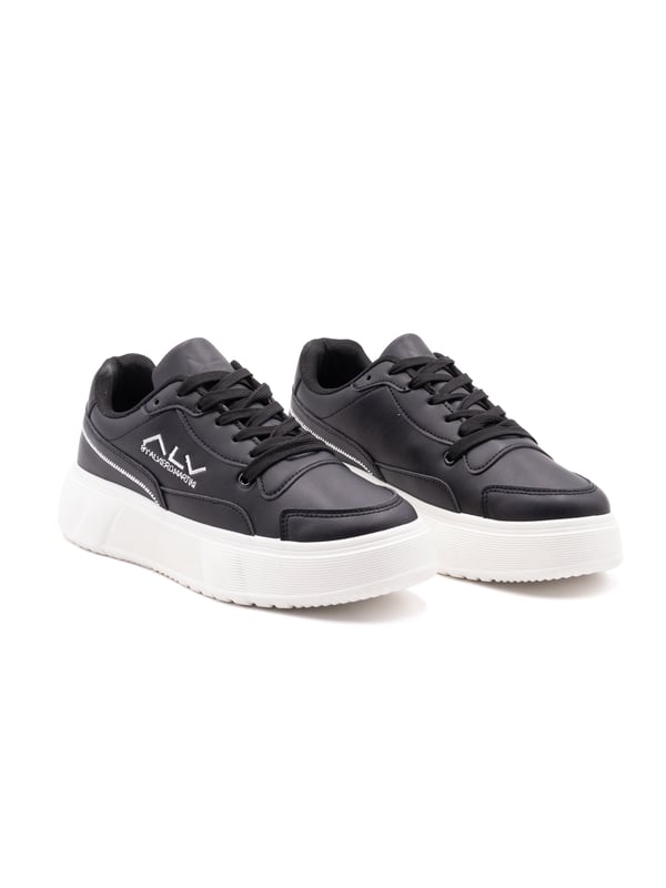 Damen-Sneaker ohne Verschluss. fehlende Innentaschen. fehlende Außentaschen. fehlender Schultergurt. fehlender Griff. fehlende Innenfächer.  Außenmaterial: Innenmaterial: 100 % Polyester. Maße: 36 cm. Modeprodukt