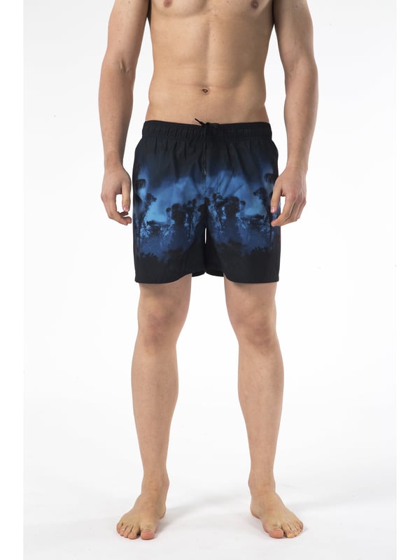 Bermudas con estampado. Bolsillos laterales. Logotipo bordado en la pierna izquierda.