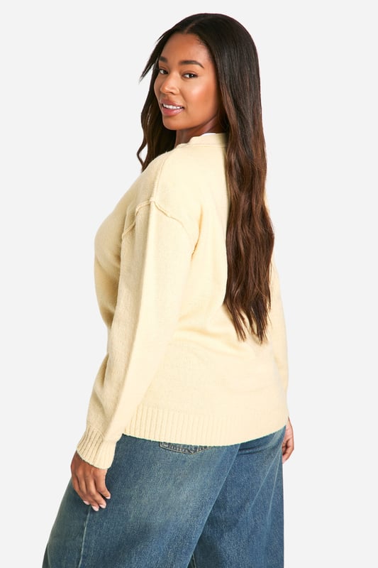 Oversized boyfriend-style cardigan for a relaxed, effortless look
        Soft knitted fabric for ultimate comfort
        Distinctive seam detailing adds visual interest
        Button-front closure with stylish contrasting buttons
        Versatile design suitable for various casual occasions
    
    Embrace laid-back chic with this plus-size oversized boyfriend cardigan from Boohoo. The soft knitted fabric ensures all-day comfort, while the relaxed fit allows for easy layering over your favourite outfits. The distinctive seam detailing adds a subtle touch of interest to this wardrobe staple. Perfect for casual outings, family gatherings, or lazy weekends at home, this cardigan can be styled in numerous ways. Pair it with wide-leg jeans and trainers for a trendy daytime look, or throw it over a simple dress for a cosy evening ensemble. The versatile design makes it an ideal choice for transitional weather, offering both warmth and style. Whether you're running errands or meeting friends for coffee, this cardigan will keep you looking effortlessly fashionable while feeling comfortably snug.
