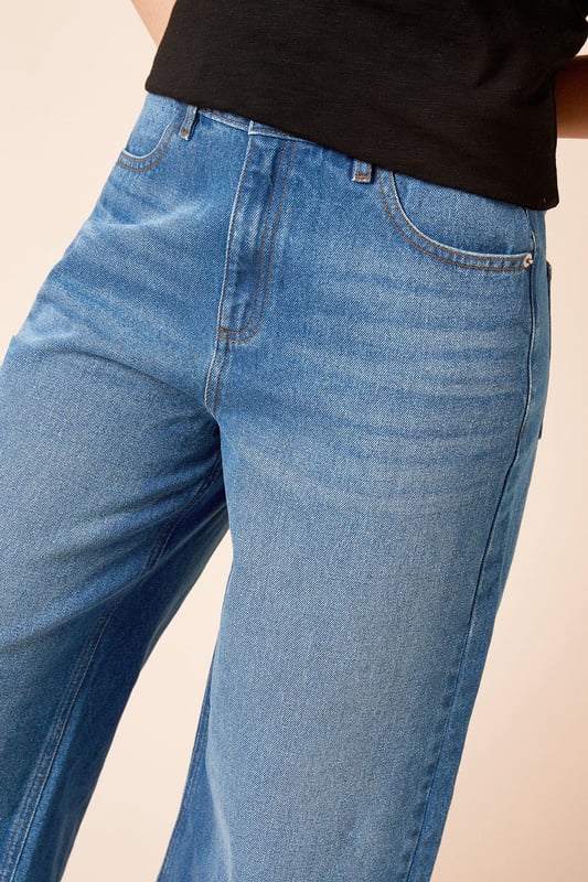 Trendy culotte-style jeans for a modern silhouette
        High-waisted design for a flattering fit
        Wide-leg cut for comfort and style
        Classic five-pocket styling
        Cropped length perfect for showcasing footwear
    
    Embrace effortless chic with these denim culotte jeans from Dorothy Perkins. The high-waisted design and wide-leg cut create a fashionable silhouette that's both comfortable and on-trend. Perfect for the woman who loves to stay current without compromising on comfort, these jeans are ideal for a variety of casual occasions. Style them with a tucked-in blouse and blazer for a smart-casual brunch with friends, or pair with a cosy jumper for a relaxed family gathering. The cropped length is perfect for showing off your favourite flats or trainers, making these jeans a versatile addition to your wardrobe. Easy to dress up or down, they're sure to become a go-to piece for your everyday style, offering that perfect balance of fashion-forward design and practical comfort that Dorothy Perkins is known for.
