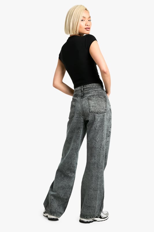 Relaxed boyfriend fit for effortless style
        High-rise waist for a flattering silhouette
        Wide leg design for maximum comfort
        Classic five-pocket styling
        Versatile wash perfect for various outfits
    
    Embrace laid-back chic with these boyfriend jeans from Boohoo. The relaxed fit and wide leg design offer unparalleled comfort without compromising on style. Perfect for casual outings, these jeans can be dressed up or down with ease. Pair them with a cropped tee and trainers for a cool, off-duty look, or style with a fitted blouse and ankle boots for a more polished ensemble. The high-rise waist flatters your figure, while the versatile wash ensures these jeans will become a staple in your wardrobe. Ideal for family gatherings, brunch dates, or casual Fridays at the office, these boyfriend jeans offer endless styling possibilities. Their relaxed nature makes them perfect for those days when you want to feel comfortable yet fashionable.