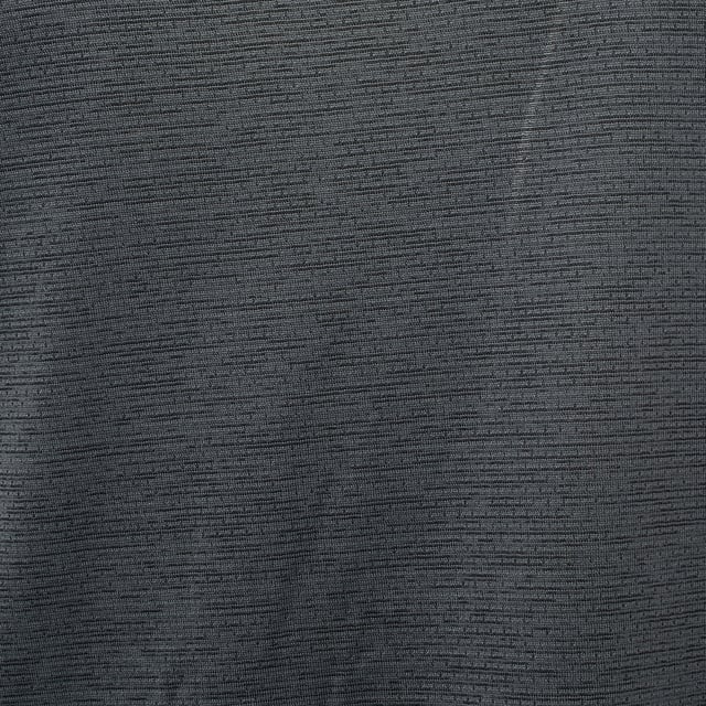 This item is made of 96% polyester and 4% elastane. It features a scoop neck, a sleeveless style, a mesh panel for added breathability, a racer back for a greater range of movement, a logo print on the reverse, a relaxed fit, and a loose cut.
