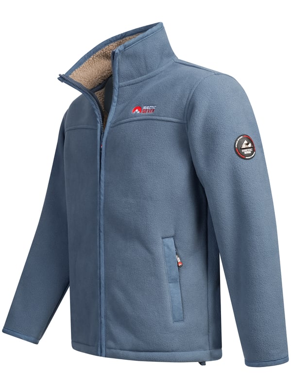 Arctic Seven fleecejack voor heren - warm en duurzaam met voering van teddybont
Dit warme outdoor fleecejack van Arctic Seven biedt de perfecte combinatie van comfort en functionaliteit. Dankzij de DRY-TEX 3000-technologie houdt hij je aangenaam warm zonder de bewegingsvrijheid te beperken - ideaal voor koele herfstdagen, winter of buitenactiviteiten.

Warm en duurzaam, perfect voor koude dagen

Volledig gevoerd met zacht teddybont aan de binnenkant

Hoge, versterkte opstaande kraag beschermt tegen wind en kou

Zijzakken met rits & fleece voering voor warme handen

Robuuste ritssluiting over de hele lengte

Elastische tailleband aan de binnenkant voor een perfecte pasvorm

Belettering en logo geborduurd op de borst, hoogwaardig logo op de bovenarm

Materiaal:

Stof buitenkant: 100% polyester

Voering: 100% polyester (teddybont)