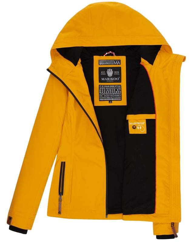 Marikoo Damen Übergangsjacke – Leichte, windabweisende Jacke mit Kapuze & hohem Kragen
Die Marikoo Übergangsjacke B862 kombiniert stilvolles Design mit Funktion – ideal für Frühjahr & Herbst. Das leichte Futter, der hoch schließende Kragen mit Kinnschutz und die Kapuze bieten Schutz vor Wind. Liebevolle Details und taillierter Schnitt sorgen für eine feminine Silhouette.

✔ Windabweisend & leicht gefüttert
✔ Kapuze & hoher Kragen mit Kinnschutz
✔ Zwei Reißverschlusstaschen & Innentasche
✔ Rippbündchen & Kunstleder-Zipper

Material:
Obermaterial: 100% Polyester
Futter & Wattierung: 100% Polyester