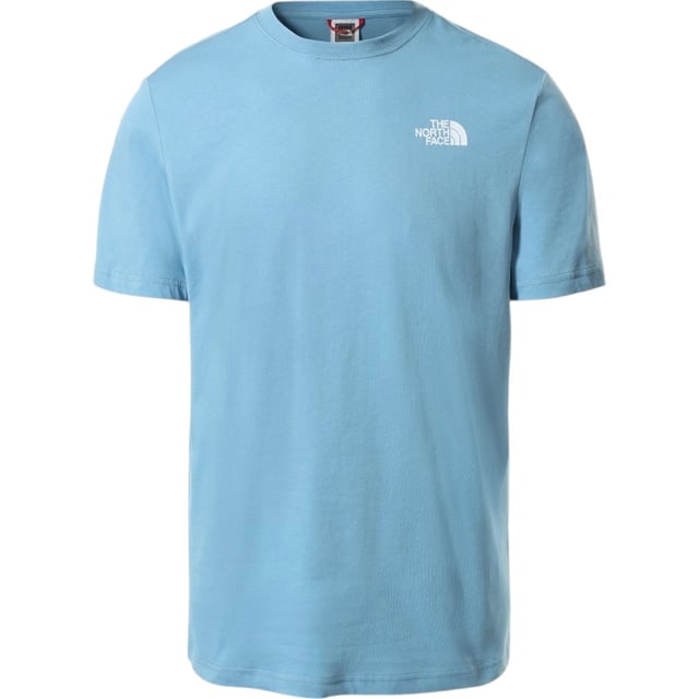 The North Face 24/7 Red box Regular T-Shirt. Engineered comfort you can trust, whether out adventuring or worn in a more casual setting. Short-sleeved tee from The North Face equipped with a stretchy rib crew neck collar for a great snug versatile feel, straight cut hem, The North Face left chest branding and large box logo and ‘Never Stop Exploring’ graphics to reverse