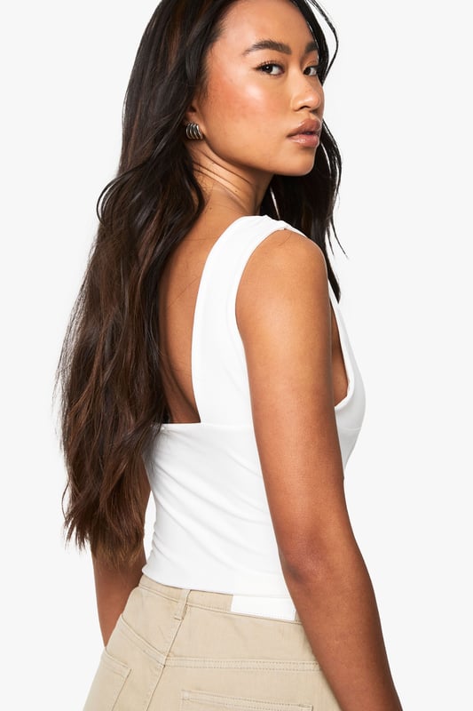 Steal the style top spot in a statement separate from the tops collectionCamis or crops, bandeaus or bralets, we've got all the trend-setting tops so you can stay statement in separates this season. Hit refresh on your jersey basics with pastel hues and pick a quirky kimono to give your ensemble that Eastern-inspired edge. Off the shoulder styles are oh-so-sweet, with slogans making your tee a talking point.