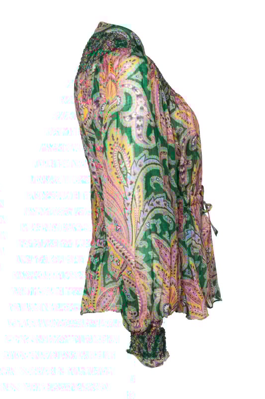 VINTAGE, RRP AS NEW
Zimmerman, paisley printed blouse. The item is in very good condition.
 • CONDITION: very good condition 

• SIZE: 1 - S 

• MEASUREMENTS: length 65 cm, width 48 cm, waist 40 cm, shoulder width 45 cm, sleeve length 62 cm

• MATERIAL: 100% rami 

• CARE: dry cleaning 

• COLOR: multicolor Measurments:  length: 650 mm