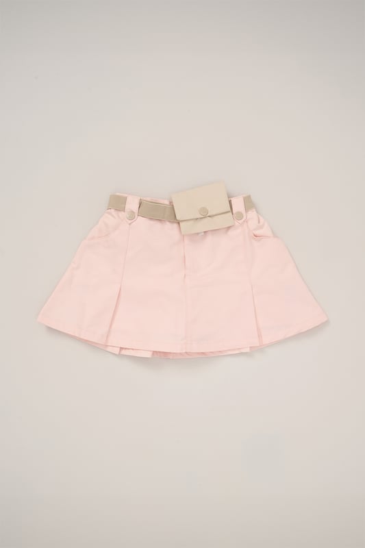 This 2-Piece outfit set from Fudo includes a stylish T-shirt with a large print, rolled sleeves, an elasticated hem, and a keyhole fastening. The matching skort is pleated, made from woven material, and features a detachable fabric belt with a purse. A chic and functional outfit for your little one!