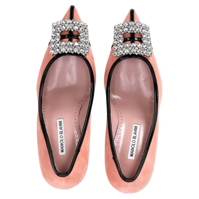 VINTAGE, RRP AS NEW
The Manolo Blahnik Tuberian Embellished Pumps in Peach Suede exude refined elegance, featuring a soft suede finish and delicate embellishments that catch the light with every step. The peach hue adds a feminine, fresh touch, making these pumps perfect for both daytime events and evening affairs. The sleek, pointed toe and refined silhouette create a sophisticated and flattering shape. Style them with a midi dress or tailored trousers for an elevated, chic look that blends timeless luxury with modern flair.

Manolo Blahnik Tuberian Embellished Pumps in Peach Suede

Condition: Excellent
Signs of wear: Out of store condition, No sign of being worn., No visible sign of wear. No Mark at insole., Include Box.
Packaging: Box
Color: Peach
Material: Suede | suede
Size: IT | 38.5
Measurements: Heel height: 95; Insole length: 245
SKU: NAPPUDESH463576W