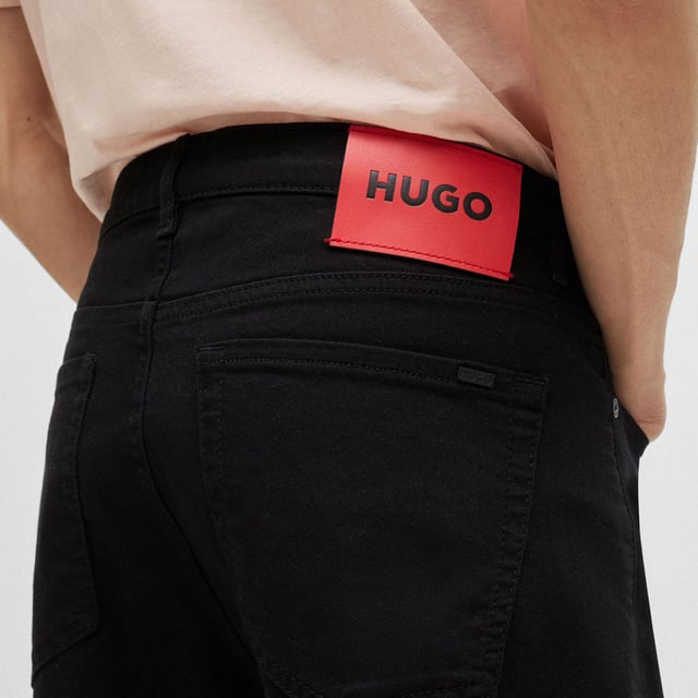 jeans in comfort stretch fabric - reactive dyed treatment - classic must-have denim - buttons & zip closure - side pockets - patch pockets on the back