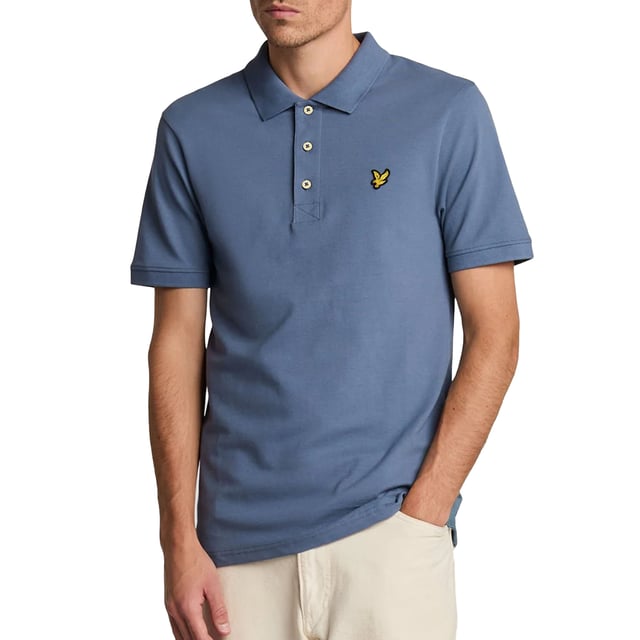 Style Code: SP400VOG
Made in India
97% Cotton, 3% Elastane
Regular Fit
Iconic Eagle Logo at Chest
Made From Pique Cotton
Three Button Front Placket
Ribbed Hem and Cuffs
Branded Buttons
Short Sleeve
Premium Quality
Machine Wash (According to Instructions on Care Label)