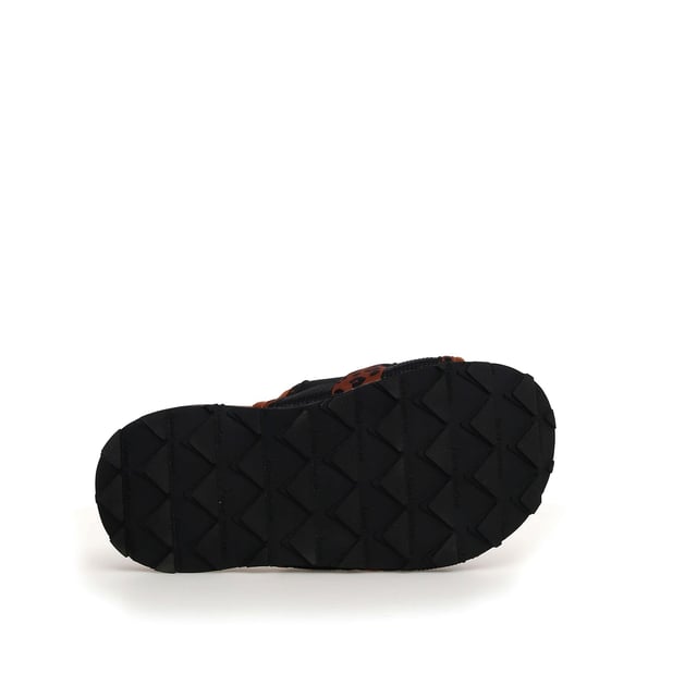 Slide sandals with adjustable straps and a durable technical nylon fabric band. Anatomical cork insole with superior moisture absorption and antibacterial properties for all-day comfort. Non-slip rubber sole ensures stability and durability.