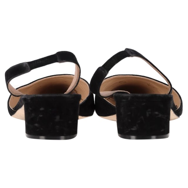 VINTAGE, RRP AS NEW
Elevate your everyday style with the Aspro block-heel slingback pumps from Manolo Blahnik. Crafted in Italy from luxurious black suede, these pumps are the epitome of chic and timeless design. The round toes and 30mm block heels offer both elegance and comfort, while the elasticated slingback straps ensure a flexible, secure fit. Perfect for everything from afternoon meetings to evening dinners, these pumps seamlessly transition from day to night.


with Box, Dust bag

Manolo Blahnik Aspro Block-Heel Slingback Pumps In Black Suede
Condition: Very good
Signs of wear: Include Box., Minor markings, Lightly used but very well maintained. Minor mark at soles & creasing, light scuffing at the soles and heels.
Packaging: Box, Dust bag
Color: black
Material: Suede | suede
Size: EU | 40
Measurements: Heel height: 40; Insole length: 280
SKU: NAPPUGBSH461948W