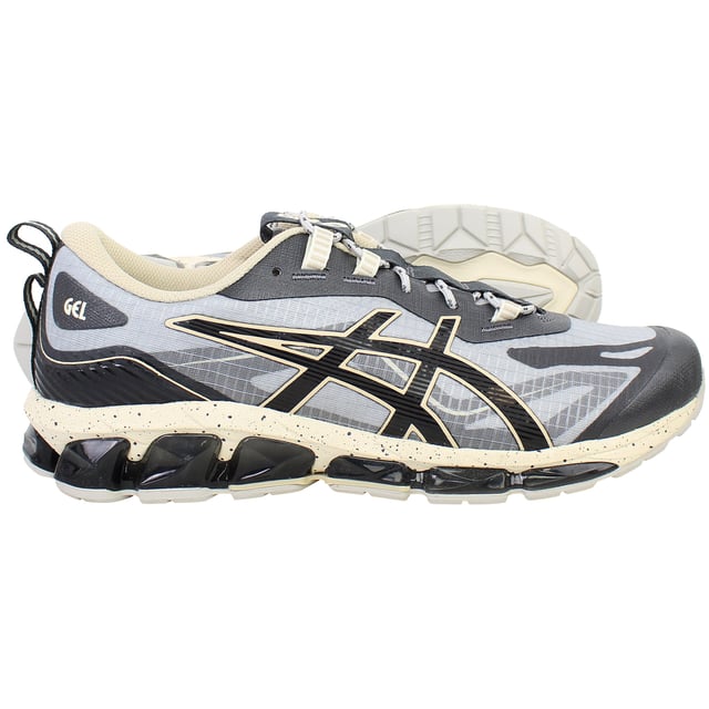 Erleben Sie unvergleichlichen Komfort und Halt mit den Asics Gel-Nimbus 25 Damen-Laufschuhen. Diese für Langstreckenläuferinnen entwickelten Schuhe verfügen über eine fortschrittliche Dämpfungstechnologie, die Stöße absorbiert und Ermüdungserscheinungen reduziert – für ein ruhiges, stabiles Laufgefühl, Kilometer für Kilometer. Das leichte, atmungsaktive Obermaterial und die adaptive Passform sorgen dafür, dass Ihre Füße kühl, sicher und bereit für jede Herausforderung bleiben, während die strapazierfähige Außensohle zuverlässigen Halt auf unterschiedlichen Oberflächen gewährleistet. Wichtige Merkmale: Verbesserte GEL-Dämpfung: Die fortschrittliche GEL-Technologie in Ferse und Vorfuß sorgt für außergewöhnliche Stoßdämpfung, reduziert die Belastung Ihrer Gelenke und erhöht den Gesamtkomfort. Reaktionsfreudige Zwischensohle: Die leichte, reaktionsfreudige Zwischensohle ermöglicht einen sanften Übergang vom Fersenauftritt zum Zehenabdruck und sorgt für eine hervorragende Energierückgabe, die Ihr Tempo unterstützt. Atmungsaktives Obermaterial: Das Obermaterial aus leistungsstarkem Mesh fördert eine optimale Luftzirkulation und hält Ihre Füße auch bei intensiven Läufen kühl und trocken. Adaptive Passform: Ein sicheres Schnürsystem sorgt für eine individuelle, bequeme Passform, die sich Ihrem Fuß anpasst und so für mehr Stabilität und weniger Rutschen sorgt. Strapazierfähige Außensohle: Die aus robustem Gummi gefertigte Außensohle bietet zuverlässigen Halt und Langlebigkeit auf unterschiedlichsten Oberflächen und sorgt so für konstante Leistung. Moderne Ästhetik: Das schlanke Design gepaart mit einer vielseitigen Farbpalette macht diese Schuhe stilvoll genug für Training und Freizeit. Steigern Sie Ihr Lauferlebnis mit den Asics Gel-Nimbus 25 Damen-Laufschuhen – modernste Dämpfung trifft auf überlegenes Design für Spitzenleistung bei jedem Schritt.
