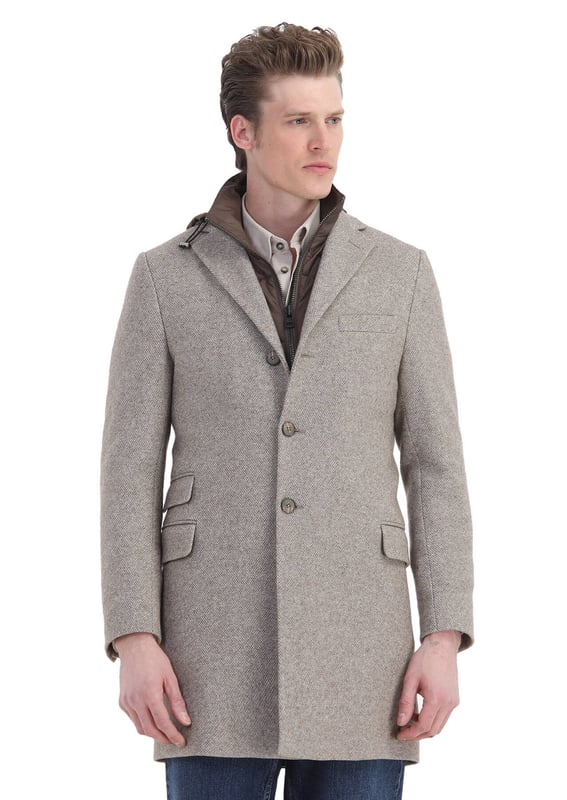Ramsey-Anzüge sind ein Muss für moderne Männer und vereinen Stil und Selbstbewusstsein für Alltag und Beruf. Gefertigt aus hochwertigen Stoffen