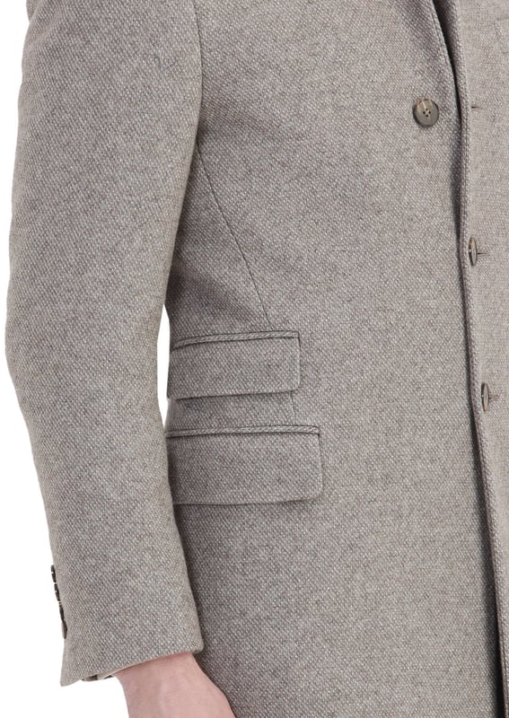 Ramsey-Anzüge sind ein Muss für moderne Männer und vereinen Stil und Selbstbewusstsein für Alltag und Beruf. Gefertigt aus hochwertigen Stoffen