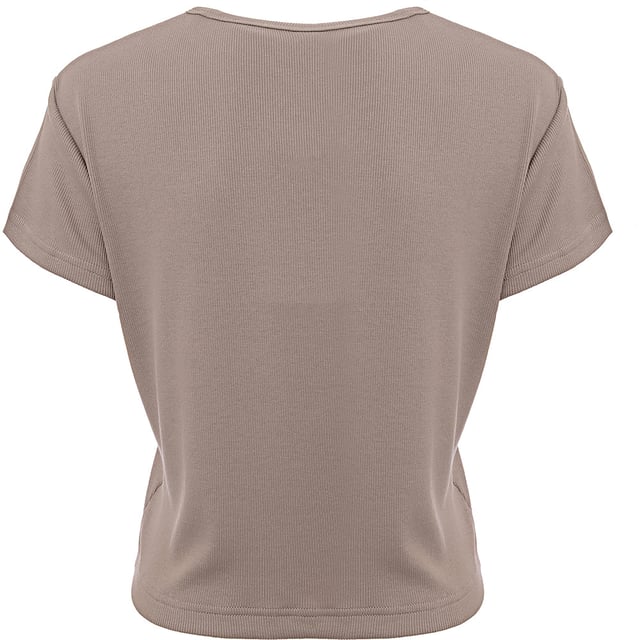 Body: 97% Cotton, Body: 3% Elastane Elevate your casual wardrobe with the Reebok Ribbed Crop T-Shirt. This stylish t-shirt, in a versatile oatmeal grey, features a ribbed texture that adds a touch of sophistication to your look. Made from a comfortable blend of 97% cotton and 3% elastane, it offers a soft and stretchy fit that moves with you. The cropped length makes it perfect for pairing with high-waisted jeans or leggings, while the minimalist design ensures it can be dressed up or down. Whether you?re heading out for a casual day or lounging at home, this ribbed crop t-shirt combines comfort and style effortlessly.