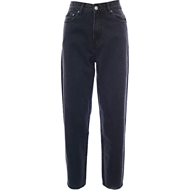 100% Cotton. Jeans in an oversized mom fit with belt loops and side and back pockets offer both style and comfort for your casual outings.