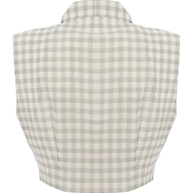 This casual and easy all-day wear top features an O-neck, sleeveless design, and regular fit. The material is composed of 95% cotton and 5% elastane.