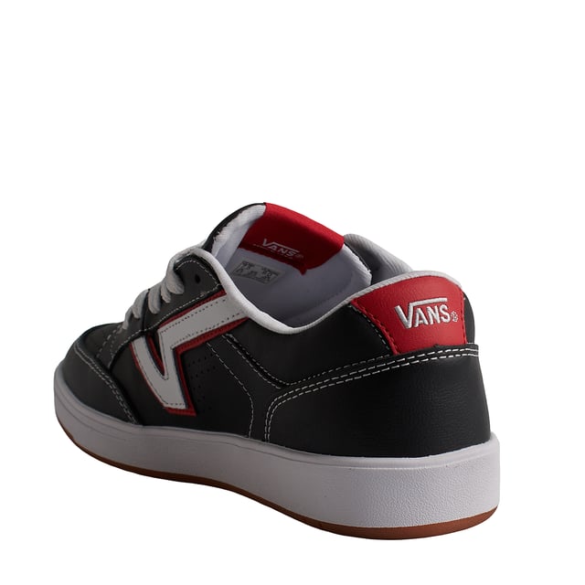 Turnschuhe Vans Lowland CC

 Das Vans Lowland CC ist eine Skateboard-Silhouette im Retro-Stil der 90er mit niedrig geschnittenem Schaft und ComfyCush-Außensohle. Mit einem Obermaterial aus strapazierfähigem Leder und dem traditionellen Vans Flying-V-Logo hat dieses Modell einen neuen, vertrauten und dennoch aufregenden Look.

 Details:
 - Kultiger Low-Top-Schuh mit Seitenstreifen.
 - Obermaterial aus Leder.
 - „Flying V“-Logo.
 - ComfyCush-Technologie.
 - Gewebtes Logo-Etikett.
 - Gepolsterter Kragen.
 - Sohle mit Waffel-Silhouette.
 - Flache Schnürsenkel vermeiden Druckstellen am Spann und sorgen so für eine perfekte Passform und mehr Komfort.

 Die Vans-Sneaker sind viel mehr als nur Schuhe: Sie repräsentieren eine Haltung, einen urbanen und rebellischen Lebensstil. Ob in seiner klassischen Old Skool-Silhouette, dem kultigen Slip-On oder modernen Kooperationen mit Künstlern und Marken, Vans bleibt ein Symbol für Authentizität, Kreativität und alternative Kultur.
 Komposition: Außenmaterial: Wildleder, Canvas; Innenausstattung: Textil; Sohle: Synthetik
 Pflege:
Mit einer weichen Bürste und neutraler Seife reinigen.
 Vermeiden Sie Maschinenwäsche.
 An der Luft trocknen lassen, vor direkter Sonneneinstrahlung schützen.