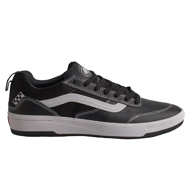 Zapatillas Vans Zahba 

Las Vans Zahba son unas zapatillas de skate que combinan un diseño moderno y estilizado con tecnologías avanzadas para ofrecer un rendimiento óptimo en la práctica del skateboarding.​

Detalles:
- Parte superior de piel y textil.
- Cuello acolchado.
- Lengüeta ligeramente acolchada.
- Refuerzos DuraCap.
- ImpactWaffle.
- Plantilla VR3Cush.
- Etiqueta del logo tejida.
- Suela SickStick con silueta waffle.
- Cordones planos.

Las zapatillas Vans son mucho más que un calzado: representan una actitud, un estilo de vida urbano y rebelde. Ya sea en su clásica silueta Old Skool, en las icónicas Slip-On o en las modernas colaboraciones con artistas y marcas, Vans sigue siendo un símbolo de autenticidad, creatividad y cultura alternativa.
 Composición: Exterior: Piel, Textil; Interior: Textil; Suela: Sintético
 Cuidados:
Limpiar con un cepillo suave y jabón neutro.
Evitar lavar en máquina.
Secar al aire, lejos del sol directo.