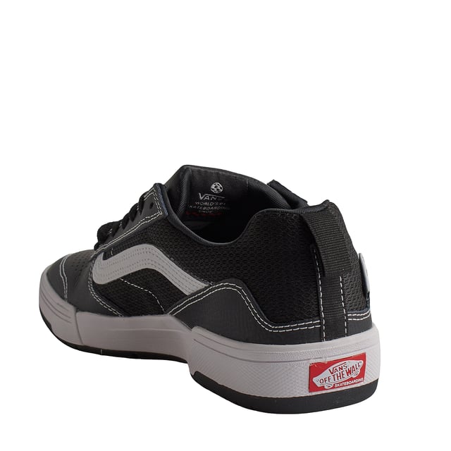 Zapatillas Vans Zahba 

Las Vans Zahba son unas zapatillas de skate que combinan un diseño moderno y estilizado con tecnologías avanzadas para ofrecer un rendimiento óptimo en la práctica del skateboarding.​

Detalles:
- Parte superior de piel y textil.
- Cuello acolchado.
- Lengüeta ligeramente acolchada.
- Refuerzos DuraCap.
- ImpactWaffle.
- Plantilla VR3Cush.
- Etiqueta del logo tejida.
- Suela SickStick con silueta waffle.
- Cordones planos.

Las zapatillas Vans son mucho más que un calzado: representan una actitud, un estilo de vida urbano y rebelde. Ya sea en su clásica silueta Old Skool, en las icónicas Slip-On o en las modernas colaboraciones con artistas y marcas, Vans sigue siendo un símbolo de autenticidad, creatividad y cultura alternativa.
 Composición: Exterior: Piel, Textil; Interior: Textil; Suela: Sintético
 Cuidados:
Limpiar con un cepillo suave y jabón neutro.
Evitar lavar en máquina.
Secar al aire, lejos del sol directo.