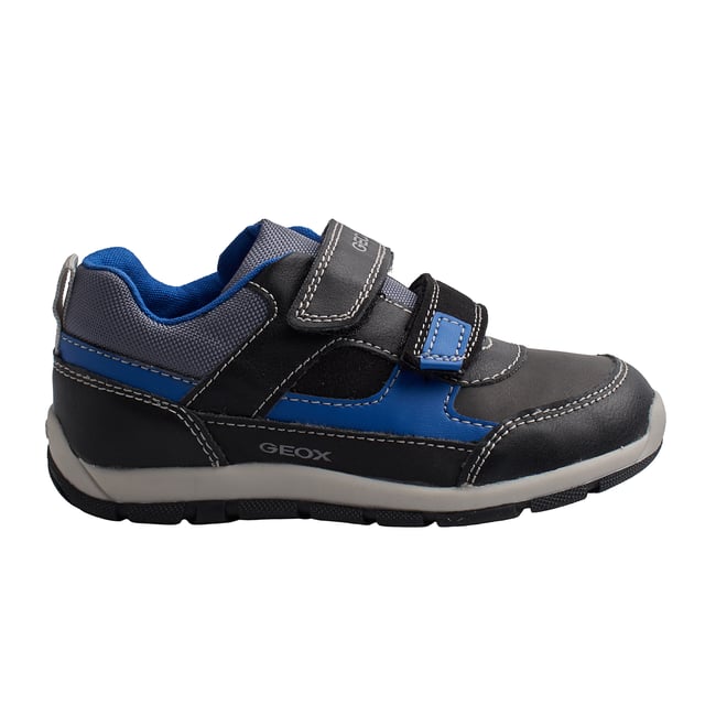 Die Kinder-Sneaker Geox vereinen modernes Design und Komfort, um die Kleinen bei ihren täglichen Abenteuern zu begleiten. Mit sportlichem Stil und attraktiven Farben bieten diese Jungen-Sneaker einen vielseitigen und funktionalen Look.

 Details:
 - Atmungsaktiv.
 - Verschlussart: Klettverschluss.
 - Markenname auf einem der Streifen.
 - Rutschfeste Sohle.
 - Die perforierte Sohle ermöglicht den Füßen eine natürliche Atmung.
 - Antibakterielle Innensohle.
 - Geox Breathe: Technologie, die für eine bestmögliche Luftzirkulation sorgt und den Körper auf optimaler Temperatur hält. Das System bietet maximalen Komfort durch Atmungsaktivität und ein hohes Maß an Temperaturregulierung.

 Die Kinder-Sneaker Geox sind die perfekte Kombination aus Style, Komfort und Funktionalität. Sein sportliches Design mit Klettverschluss ermöglicht ein bequemes Tragen im Alltag, während die atmungsaktive Geox-Technologie Ihre Füße kühl und bequem hält.
 Komposition: Außen: Öko-Leder, Textil; Innenausstattung: Textil; Sohle: Gummi; Vorlage: Textil
 Pflege:
Verwenden Sie ein feuchtes Tuch oder eine weiche Bürste.
 Nicht in der Maschine waschen.
 Lassen Sie es an der Luft trocknen, ohne direkte Sonneneinstrahlung oder Hitze.