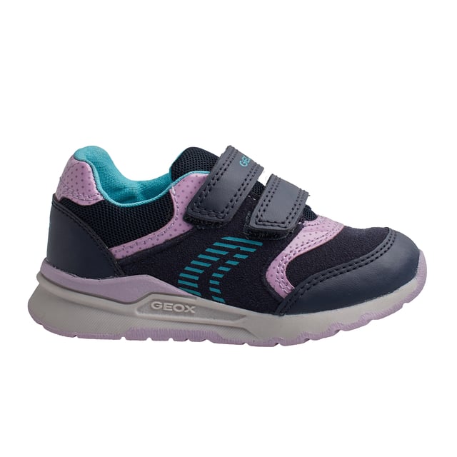 The Geox girls' sneakers combine modern design and comfort to accompany little ones on their daily adventures. With a sporty style and attractive colors, these girls' sneakers offer a versatile and functional look.

 Details:
 - Breathable.
 - Closure type: Double velcro on the instep.
 - Non-slip sole.
 - The perforated sole allows feet to breathe naturally.
 - Antibacterial insole.
 - Flexy system.
 - Geox Breathe: Technology designed to ensure the best possible air circulation and maintain optimal body temperature. The system provides maximum comfort thanks to breathability and a high degree of temperature regulation.

 The Geox girls' sneakers are the perfect combination of style, comfort, and functionality. Their sporty design with hook-and-loop closure makes them easy to wear every day, while the Geox's breathable technology keeps feet cool and comfortable.
 Composition: Exterior: Faux Leather, Textile; Interior: Textile; Sole: Rubber; Insole: Textile
 Care:
Use a damp cloth or soft brush.
 Do not machine wash.
 Let it air dry, without direct sunlight or heat.