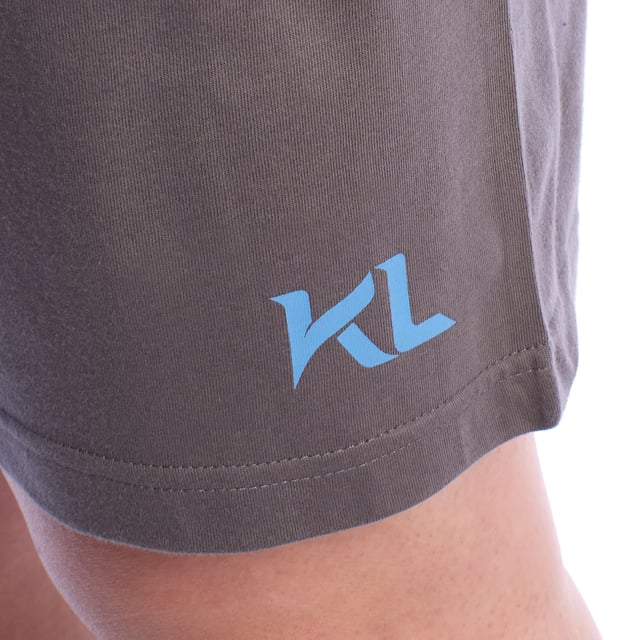 Short-sleeved and short-pants pajamas, model KL30000.

 The men's pajamas combine a short-sleeved round-neck T-shirt and shorts.
 Made of soft and breathable materials, it ensures comfort throughout the night.
 Ideal for any season, this set offers a perfect balance between style and comfort for a restful night's sleep.

 Exclusive designs and a variety of prints: The men's summer pajamas are available in a wide range of exclusive designs and prints, allowing you to choose from different styles that reflect your personality and taste. From prints to stripes, each pajama offers a unique and special touch.

 Easy Care & Durability: Made from durable cotton, the men's pajamas are easy to machine wash and maintain their softness, color and shape wash after wash. This easy maintenance ensures that the pajamas remain a favorite item in your wardrobe, offering durability and practicality over time, especially during the warmer seasons.

 Men's summer pajamas, the perfect gift for Father's Day, anniversary, Christmas, New Year, birthday, and much more!

 Choose style, quality and comfort with Kisses&Love!
 Composition: 100% Cotton
 Care:
Wash at maximum temperature 30º.
 Dry at low temperature.
 Do not use bleach.
 Do not iron.
 Do not dry clean.