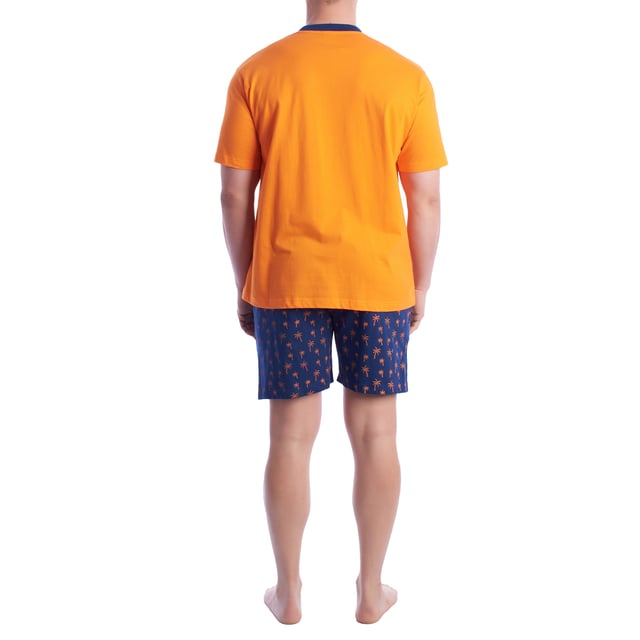 Short-sleeved and short-pants pajamas, model KL30000.

 The men's pajamas combine a short-sleeved round-neck T-shirt and shorts.
 Made of soft and breathable materials, it ensures comfort throughout the night.
 Ideal for any season, this set offers a perfect balance between style and comfort for a restful night's sleep.

 Exclusive designs and a variety of prints: The men's summer pajamas are available in a wide range of exclusive designs and prints, allowing you to choose from different styles that reflect your personality and taste. From prints to stripes, each pajama offers a unique and special touch.

 Easy Care & Durability: Made from durable cotton, the men's pajamas are easy to machine wash and maintain their softness, color and shape wash after wash. This easy maintenance ensures that the pajamas remain a favorite item in your wardrobe, offering durability and practicality over time, especially during the warmer seasons.

 Men's summer pajamas, the perfect gift for Father's Day, anniversary, Christmas, New Year, birthday, and much more!

 Choose style, quality and comfort with Kisses&Love!
 Composition: 100% Cotton
 Care:
Wash at maximum temperature 30º.
 Dry at low temperature.
 Do not use bleach.
 Do not iron.
 Do not dry clean.