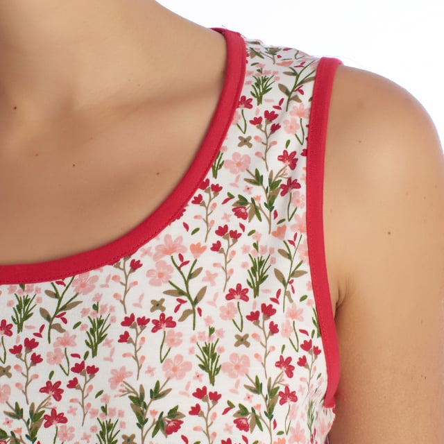 The 100% cotton women's summer pajamas are the perfect choice for enjoying freshness and comfort during warm summer nights. This pajama set combines lightness, softness, and breathability in a garment specifically designed to offer maximum comfort during the summer season.

 Main Features:
 Cool and Breathable Fabric: Made entirely of cotton, these pajamas ensure a cool and light feeling against the skin, allowing optimal air circulation to keep the body cool during hot nights.

 Summer Design: The pajamas feature a lightweight and comfortable design, ideal for warm climates, allowing you to move freely and comfortably during your night's rest.

 Short Sleeve or Sleeveless: Available in short sleeve or sleeveless options, providing options based on personal preference to suit different lounging styles.

 Loose Fit: Cut to allow for freedom of movement, this pajama offers a comfortable, relaxed fit for a restful sleep.

 The 100% cotton women's summer pajamas are the ideal choice for those seeking freshness, comfort, and functionality in their sleepwear during the summer season. With their breathable fabric, summery design, and loose fit, these pajamas guarantee a pleasant and refreshing experience every time you wear them.
 Composition: 100% Cotton
 Care:
Washing machine safe at maximum temperature of 30º.
 It does not resist bleach or any other chlorate.
 It does not resist ironing.
 Does not withstand dry cleaning.
 It does not resist the dryer.