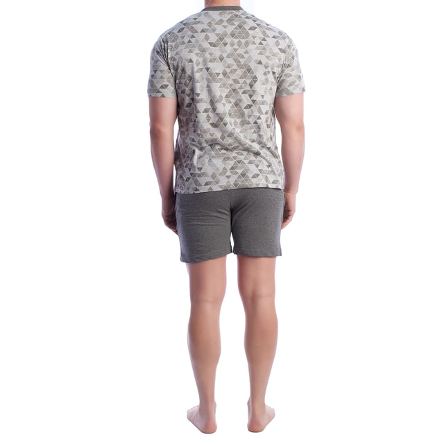 Short-sleeved and short-pants pajamas, model KL30000.

 The men's pajamas combine a short-sleeved round-neck T-shirt and shorts.
 Made of soft and breathable materials, it ensures comfort throughout the night.
 Ideal for any season, this set offers a perfect balance between style and comfort for a restful night's sleep.

 Exclusive designs and a variety of prints: The men's summer pajamas are available in a wide range of exclusive designs and prints, allowing you to choose from different styles that reflect your personality and taste. From prints to stripes, each pajama offers a unique and special touch.

 Easy Care & Durability: Made from durable cotton, the men's pajamas are easy to machine wash and maintain their softness, color and shape wash after wash. This easy maintenance ensures that the pajamas remain a favorite item in your wardrobe, offering durability and practicality over time, especially during the warmer seasons.

 Men's summer pajamas, the perfect gift for Father's Day, anniversary, Christmas, New Year, birthday, and much more!

 Choose style, quality and comfort with Kisses&Love!
 Composition: 100% Cotton
 Care:
Wash at maximum temperature 30º.
 Dry at low temperature.
 Do not use bleach.
 Do not iron.
 Do not dry clean.