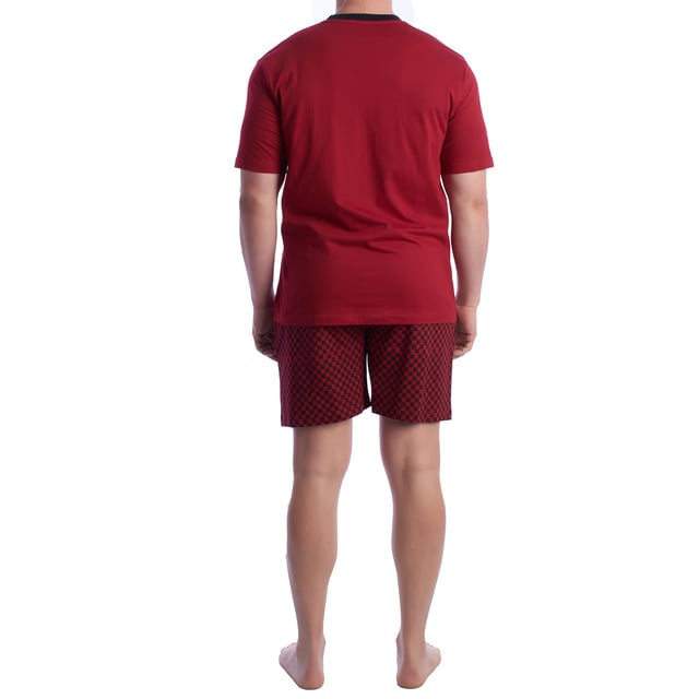 Short-sleeved and short-pants pajamas, model KL30000.

 The men's pajamas combine a short-sleeved round-neck T-shirt and shorts.
 Made of soft and breathable materials, it ensures comfort throughout the night.
 Ideal for any season, this set offers a perfect balance between style and comfort for a restful night's sleep.

 Exclusive designs and a variety of prints: The men's summer pajamas are available in a wide range of exclusive designs and prints, allowing you to choose from different styles that reflect your personality and taste. From prints to stripes, each pajama offers a unique and special touch.

 Easy Care & Durability: Made from durable cotton, the men's pajamas are easy to machine wash and maintain their softness, color and shape wash after wash. This easy maintenance ensures that the pajamas remain a favorite item in your wardrobe, offering durability and practicality over time, especially during the warmer seasons.

 Men's summer pajamas, the perfect gift for Father's Day, anniversary, Christmas, New Year, birthday, and much more!

 Choose style, quality and comfort with Kisses&Love!
 Composition: 100% Cotton
 Care:
Wash at maximum temperature 30º.
 Dry at low temperature.
 Do not use bleach.
 Do not iron.
 Do not dry clean.