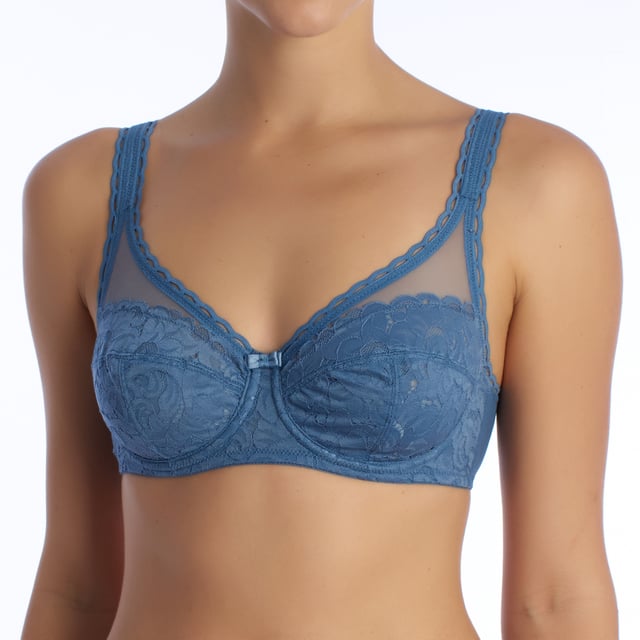 This floral lace bra is the perfect combination of sophistication and functionality. Designed to highlight natural elegance, it offers a comfortable and flexible fit that adapts to different styles and needs.

 Characteristics:

 - Underwired bra.
 - Delicate floral lace throughout.
 - Non-padded bra.
 - Adjustable rear closure with three positions.
 - Decorative fixed straps with wavy details, adjustable to ensure optimal support.
 - Breathable mesh fabric on the back.
 - Sophisticated details that add a touch of femininity and elegance.
 - Ideal for both everyday use and special occasions where comfort is a priority without sacrificing style.

 This non-wired bra is the perfect choice for women seeking a combination of style, lightness, and comfort. Its delicate and functional design makes it an everyday essential, providing confidence and elegance for any occasion.
 Composition: 82% Polyamide, 18% Elastane
 Care:
- Hand wash.
 - Do not use bleach.
 - Do not use a dryer.
 - Do not iron.
 - Do not dry clean.