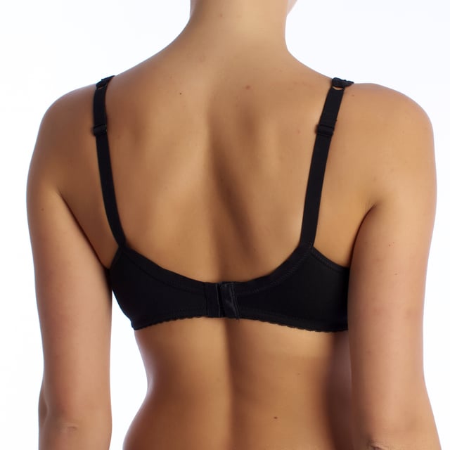 The Generous women's underwire bra is designed for support, comfort, and durability. Made from soft organic cotton, this bra offers firm support and naturally enhances your silhouette. Its sleek design ensures breathability, keeping you fresh all day long.

 Available in a variety of colors and styles, it combines comfort and aesthetics, ideal for both everyday use and special occasions. With its commitment to the environment, this bra is a reliable and durable choice.

 Main features:
 - Organic and sustainable materials.
 - Hoops for firm support and silhouette enhancement.
 - Soft and breathable fabrics for greater comfort.
 - Adjustable straps for a custom fit.
 - Available in various colors and styles.
 - 3-position, double-row hook closure.
 - Ideal for everyday use and special occasions.
 Composition: 92% Cotton, 6% Polyamide, 2% Elastane
 Care:
Wash at maximum temperature 40º.
 Do not iron.
 Do not use bleach.
 Do not use a dryer.