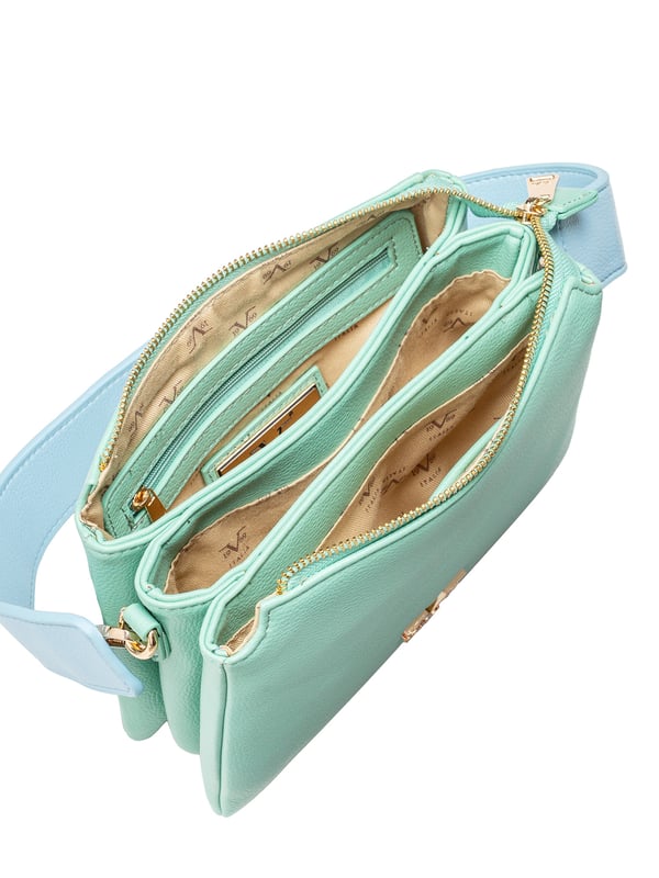 19v69 ITALIA Handtasche BILLIE kombiniert modernes Design mit weicher Haptik und klarer Form. Der breite Schulterriemen und goldene Logoakzente machen sie zum stilvollen Accessoire für jeden Tag.